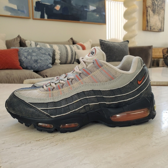 can you put nike 95s in the washing machine